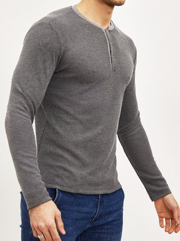 T-shirt manche long gris avec bouton multi color sur le col homme1
