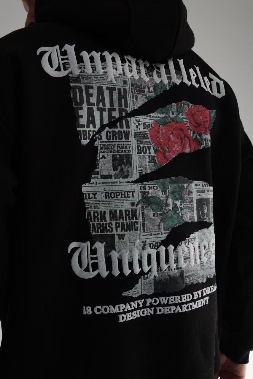 Sweat à capuche avec roses imprimées