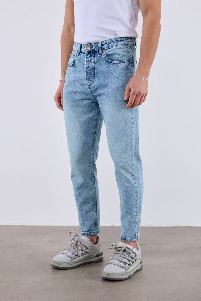 Jean homme bleu coupe boyfriend délavée