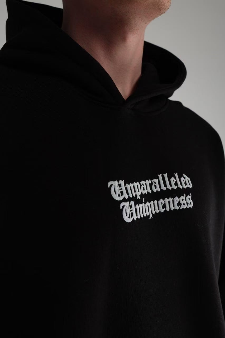 Sweat à capuche avec roses imprimées