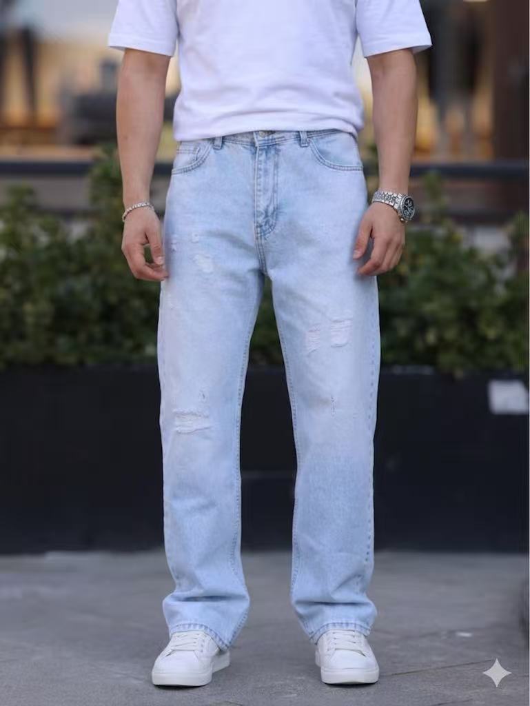 Jean homme bleu clair délavé avec détails déchirés