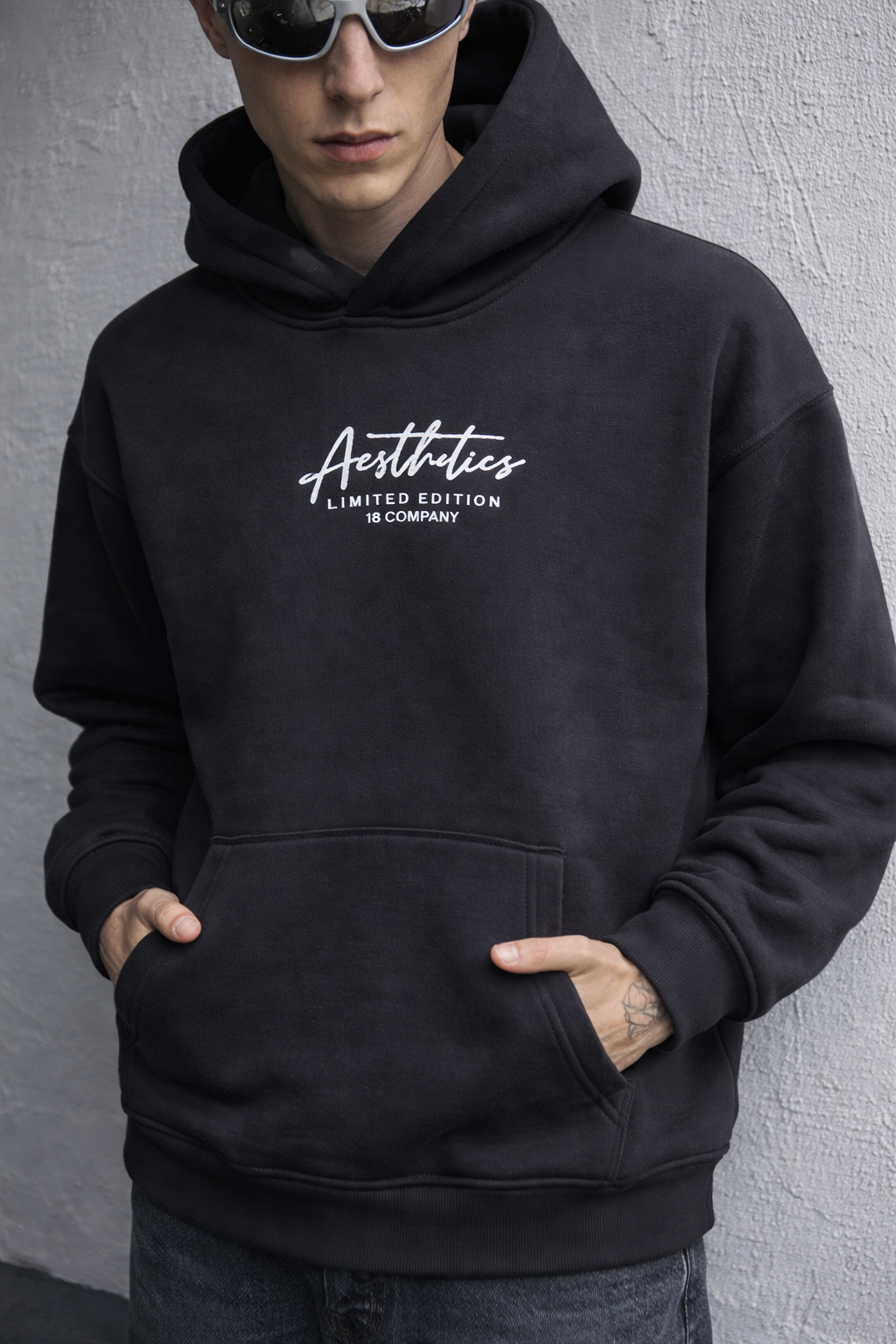 Sweat à capuche imprimé AESTHETICS