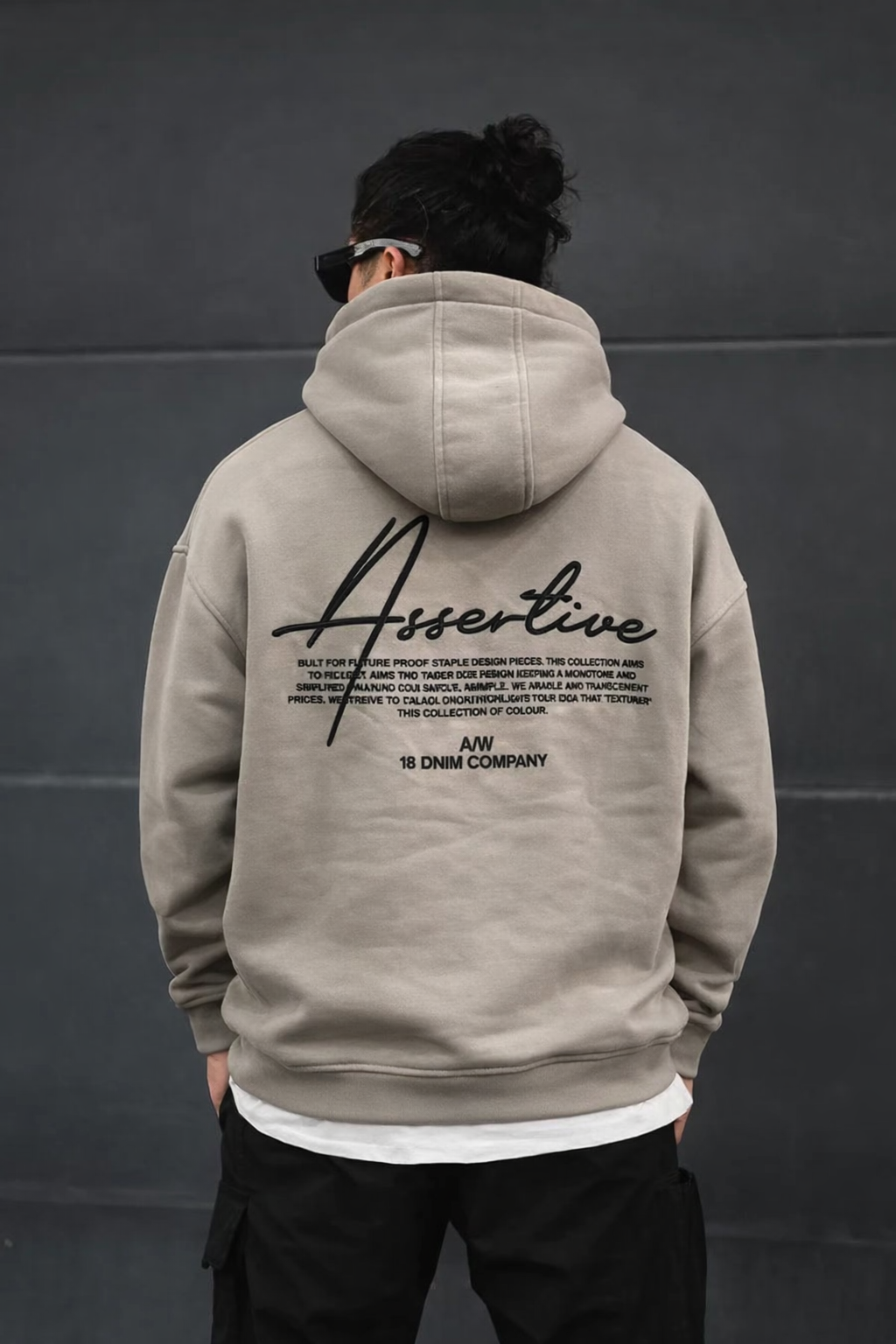 Sweat à capuche imprimé beige
