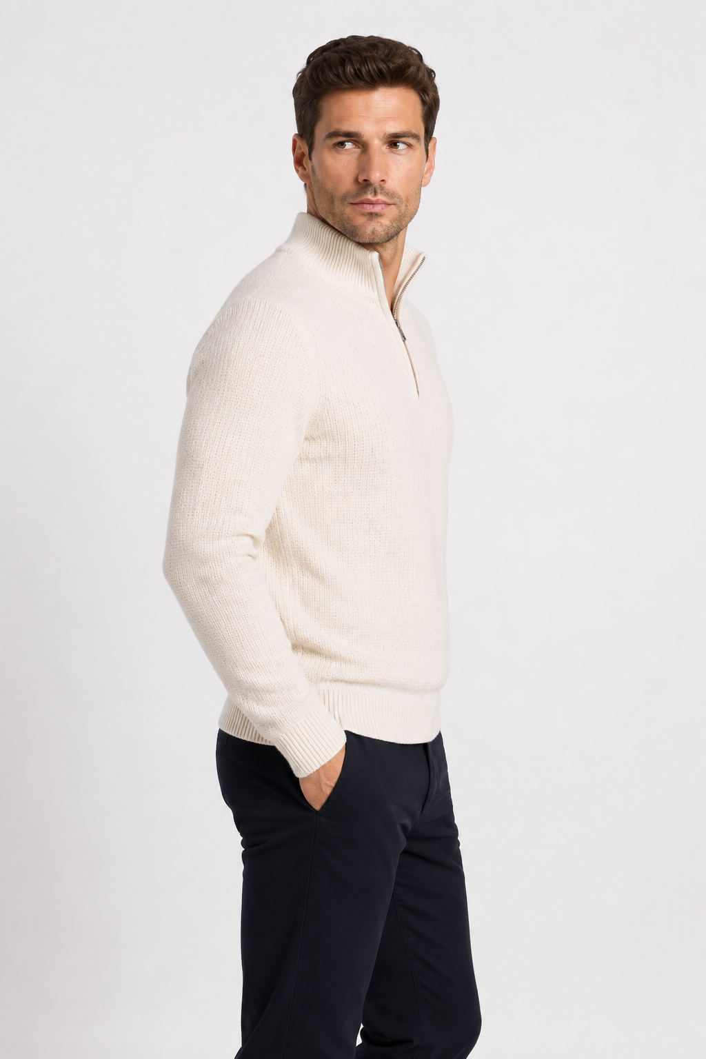 Pull homme écru à col montant zippé