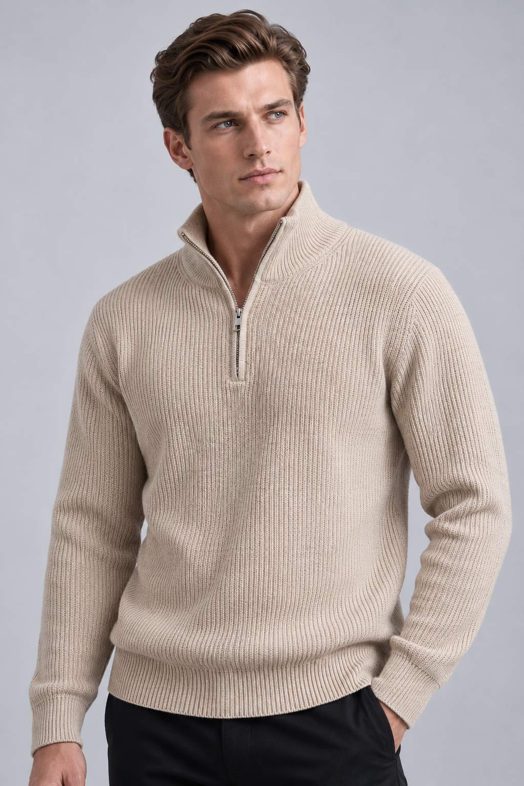 Pull homme beige col montant zippé en maille côtelée