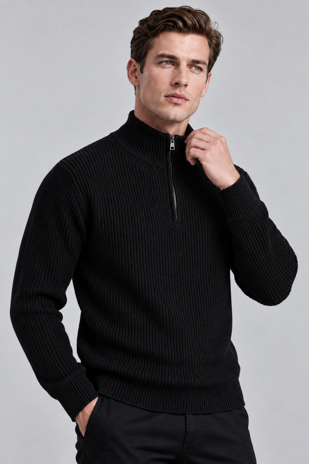 Pull homme noir col montant zippé en maille côtelée