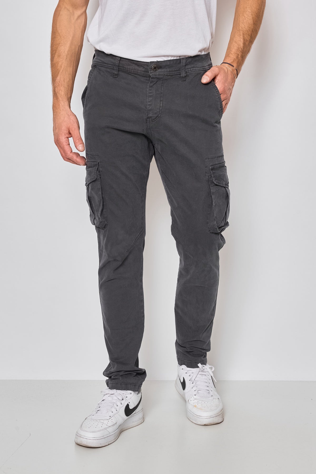 Pantalon cargo coupe droite gris foncé homme