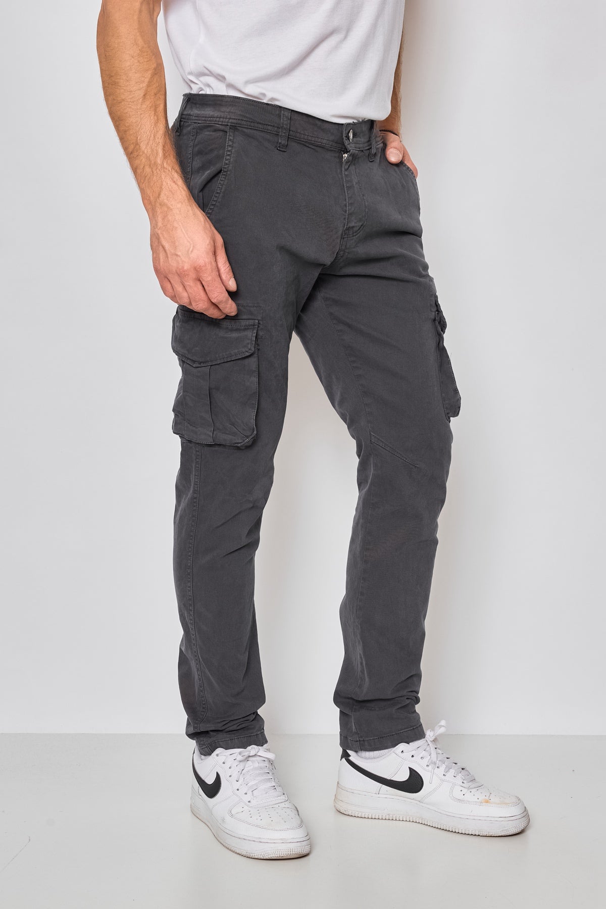 Pantalon cargo coupe droite gris foncé homme