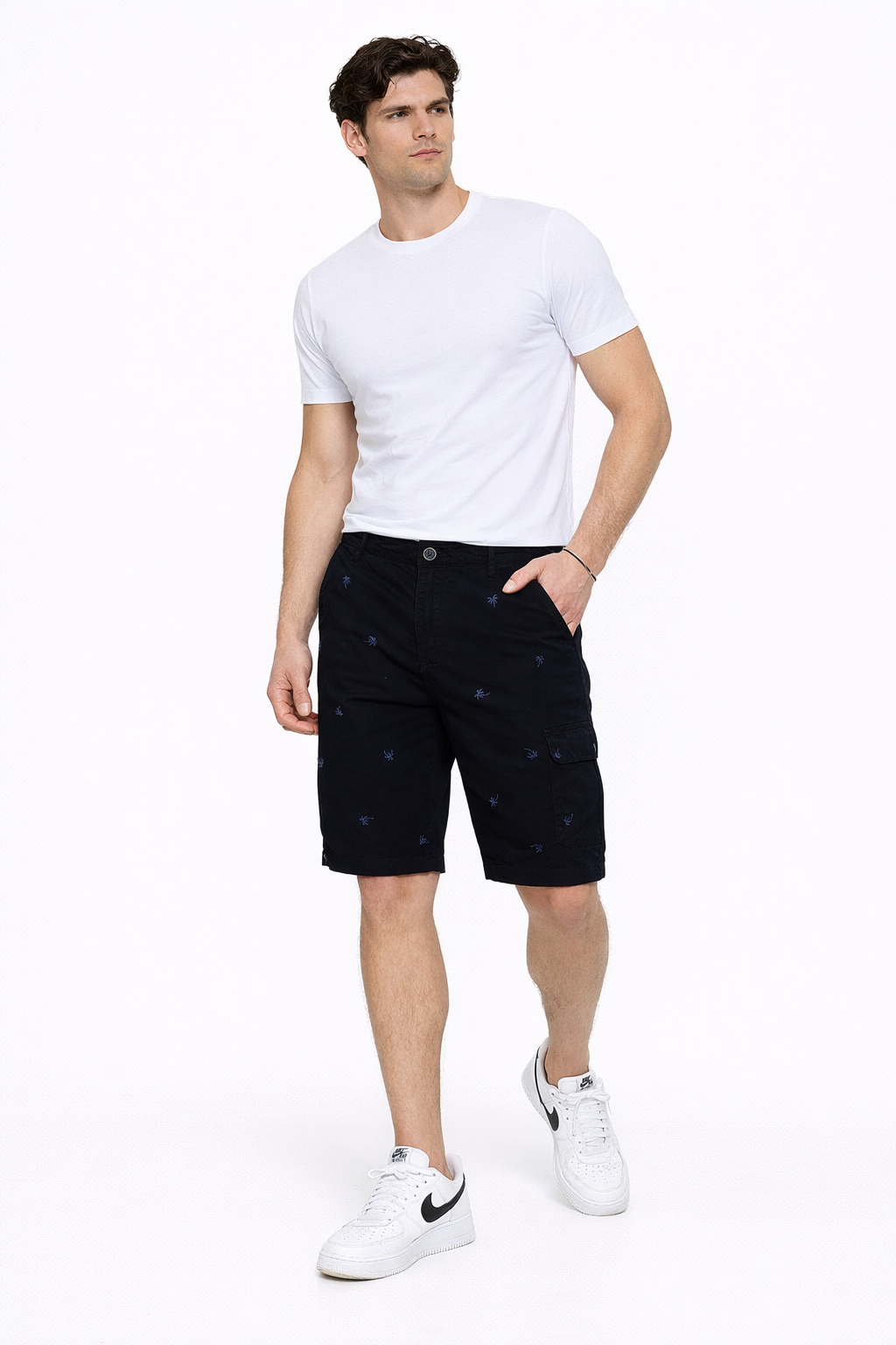 Short homme Noir avec motifs brodés