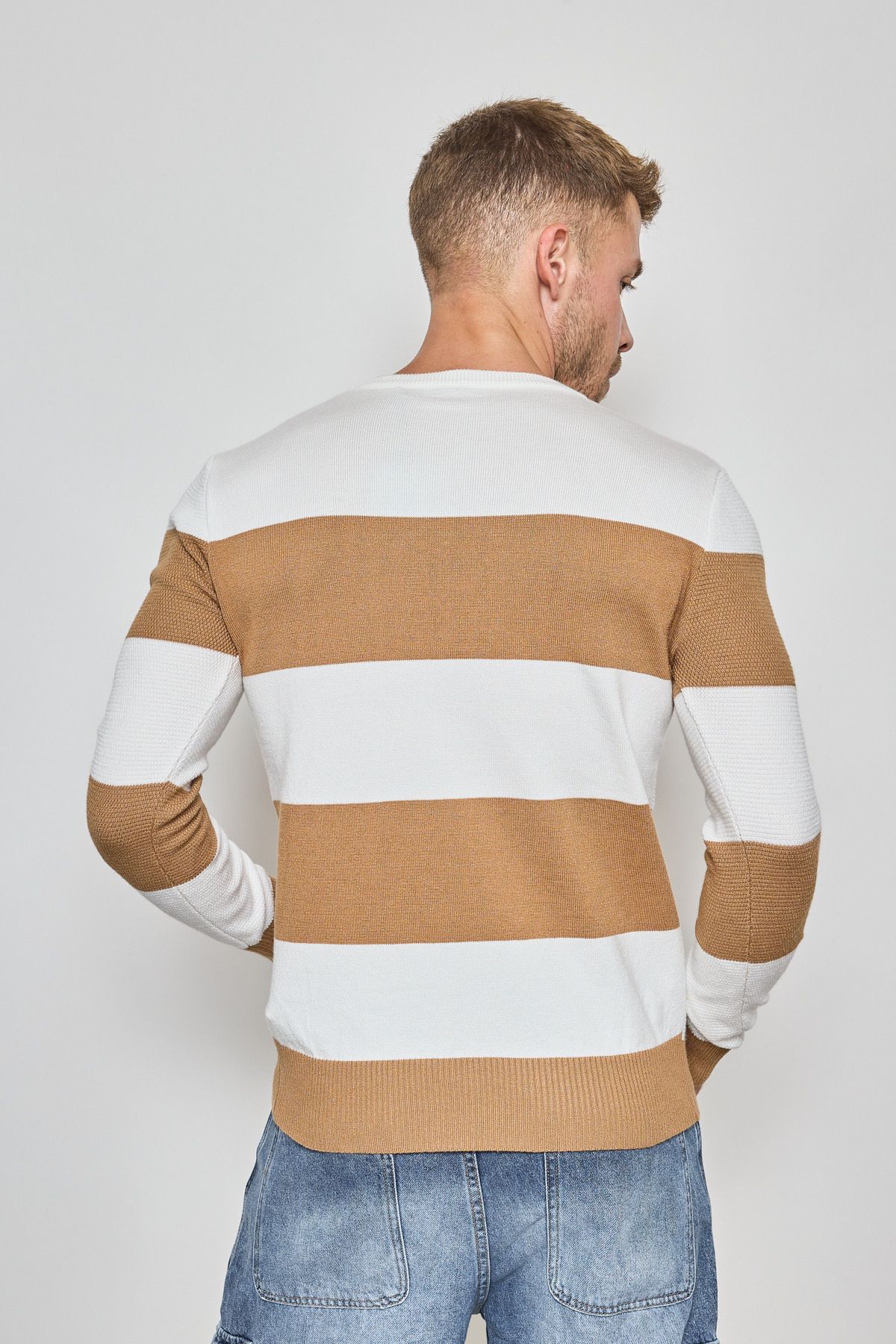 Pull à rayures camel-blanc