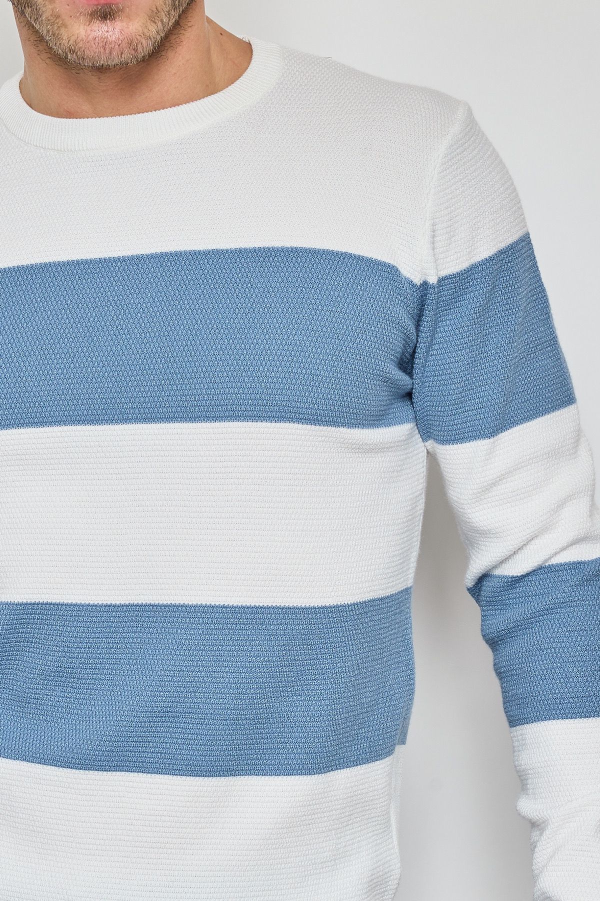 Pull à rayures bleu ciel-blanc