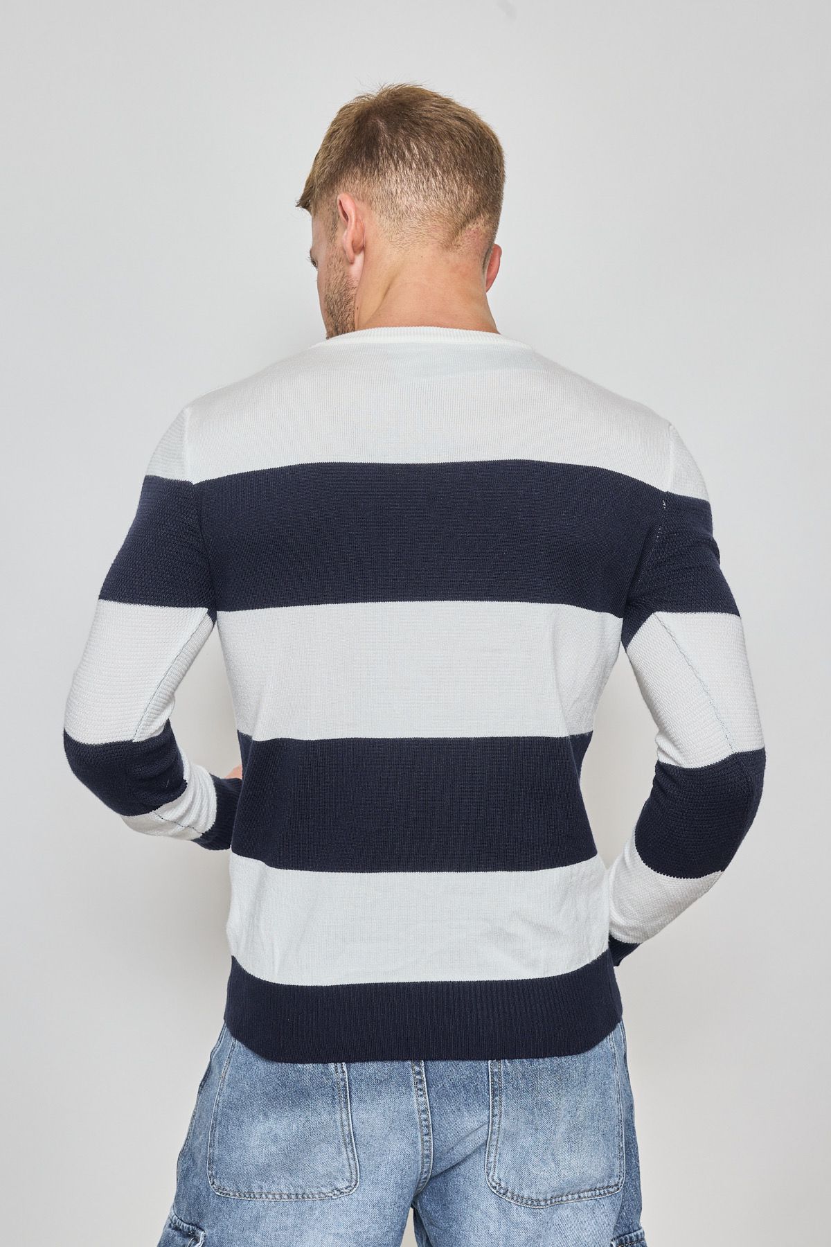 Pull à rayures marine-blanc