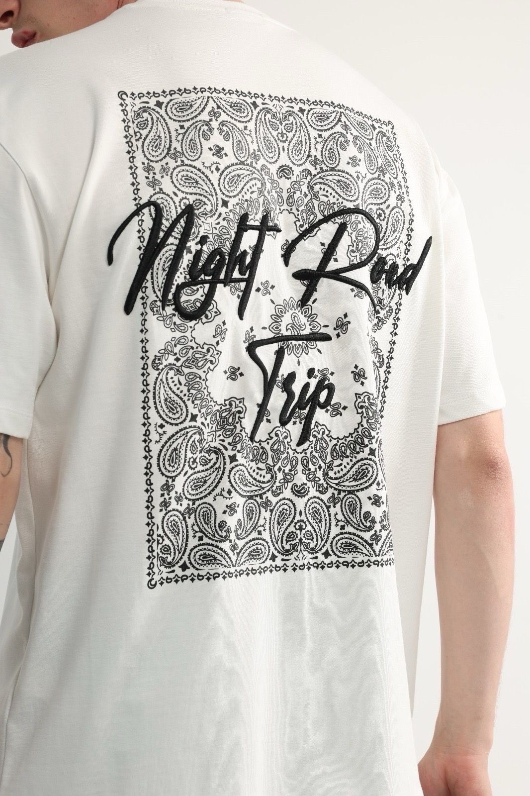 T-shirt blanc à motif