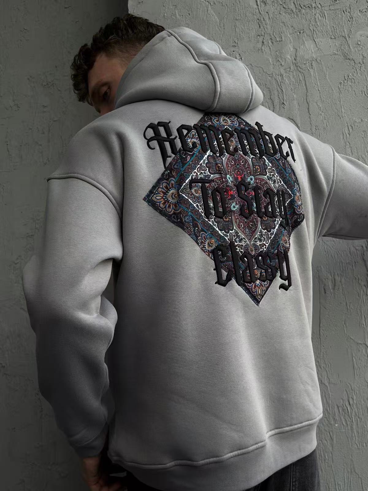 Sweat capuche motif persan homme stylé