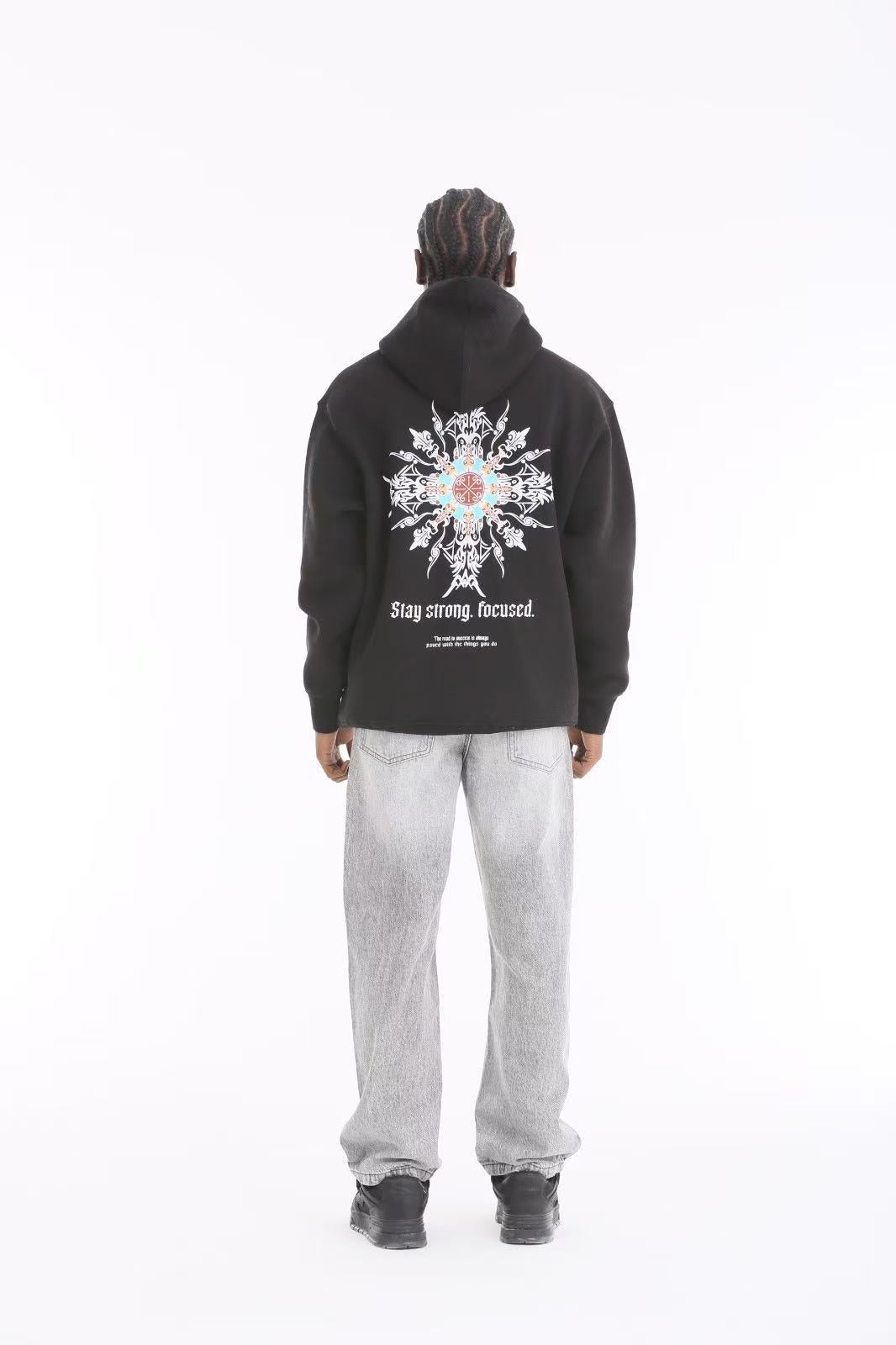 Sweat à capuche avec mandala tribal coloré