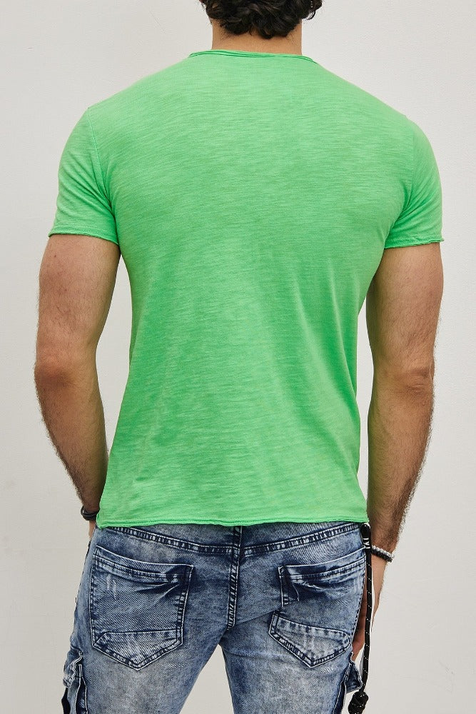 T-shirt col en V vert fluo coton homme stylé2