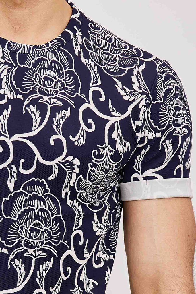 Tee-Shirt bleu marine manches courtes col rond motif floral ilannfive