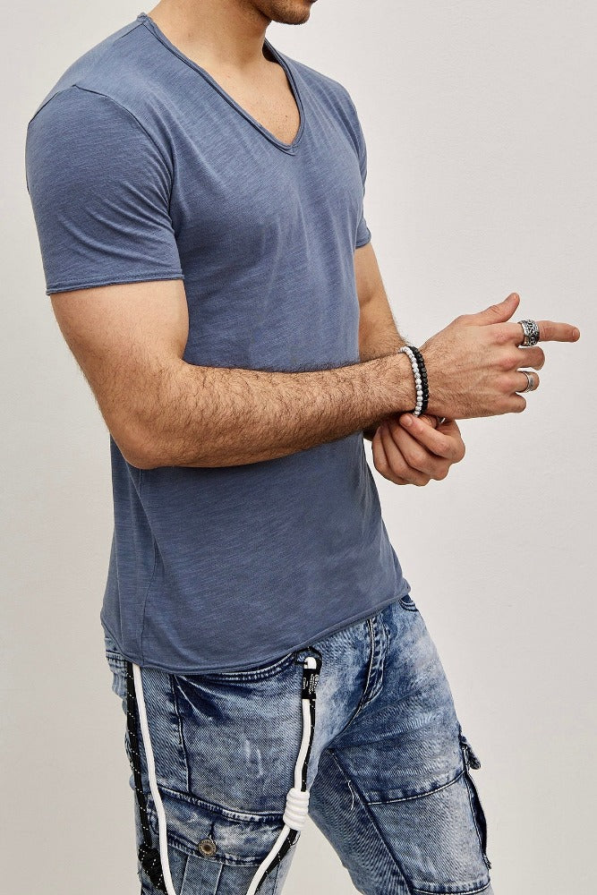 T-shirt col en V bleu clair coton homme stylé1
