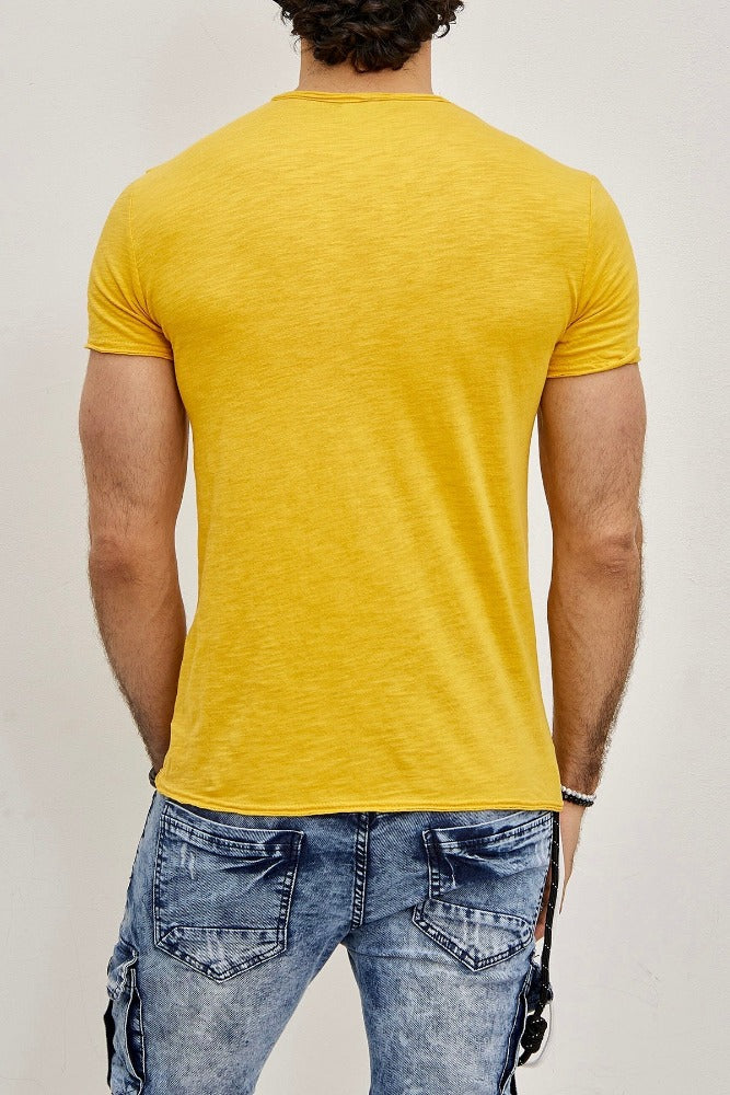 T-shirt col en V jaune foncé coton homme fashion2