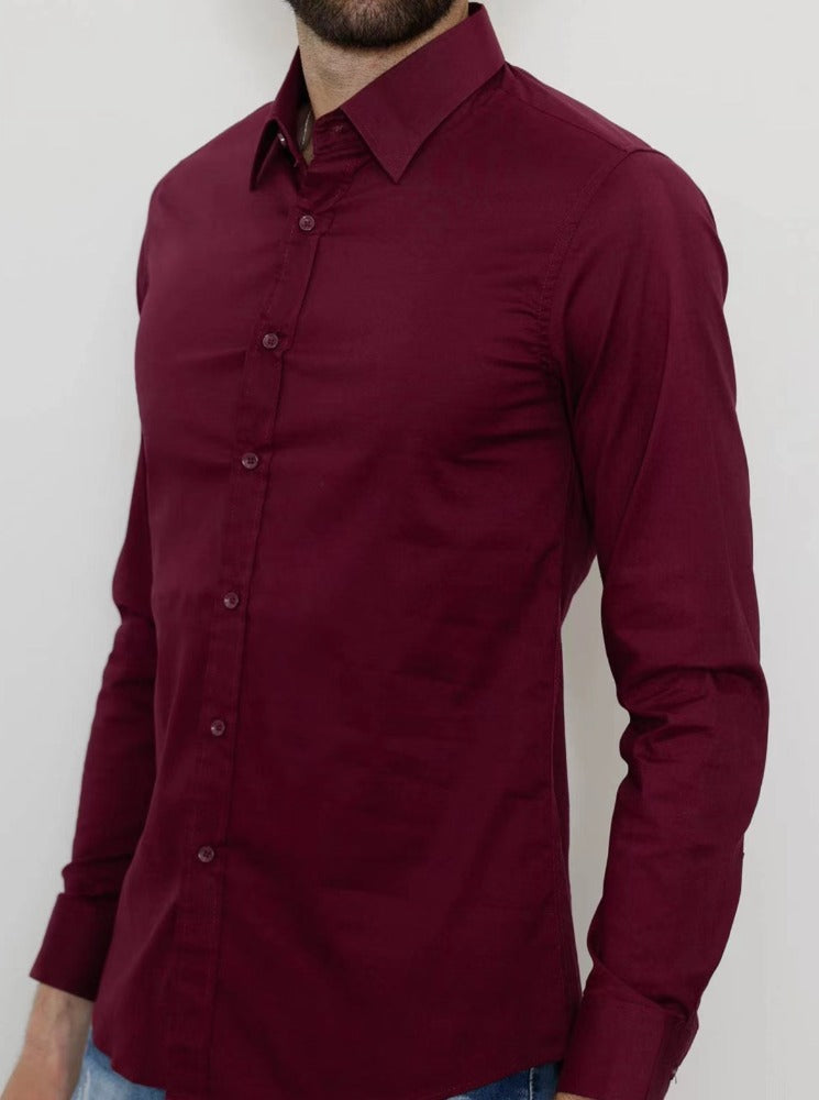 Chemise uni bordeaux avec col classique coupe slim
